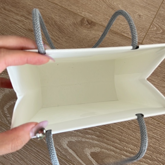 Authentic Apple small shopping bag - Picture 2 of 3